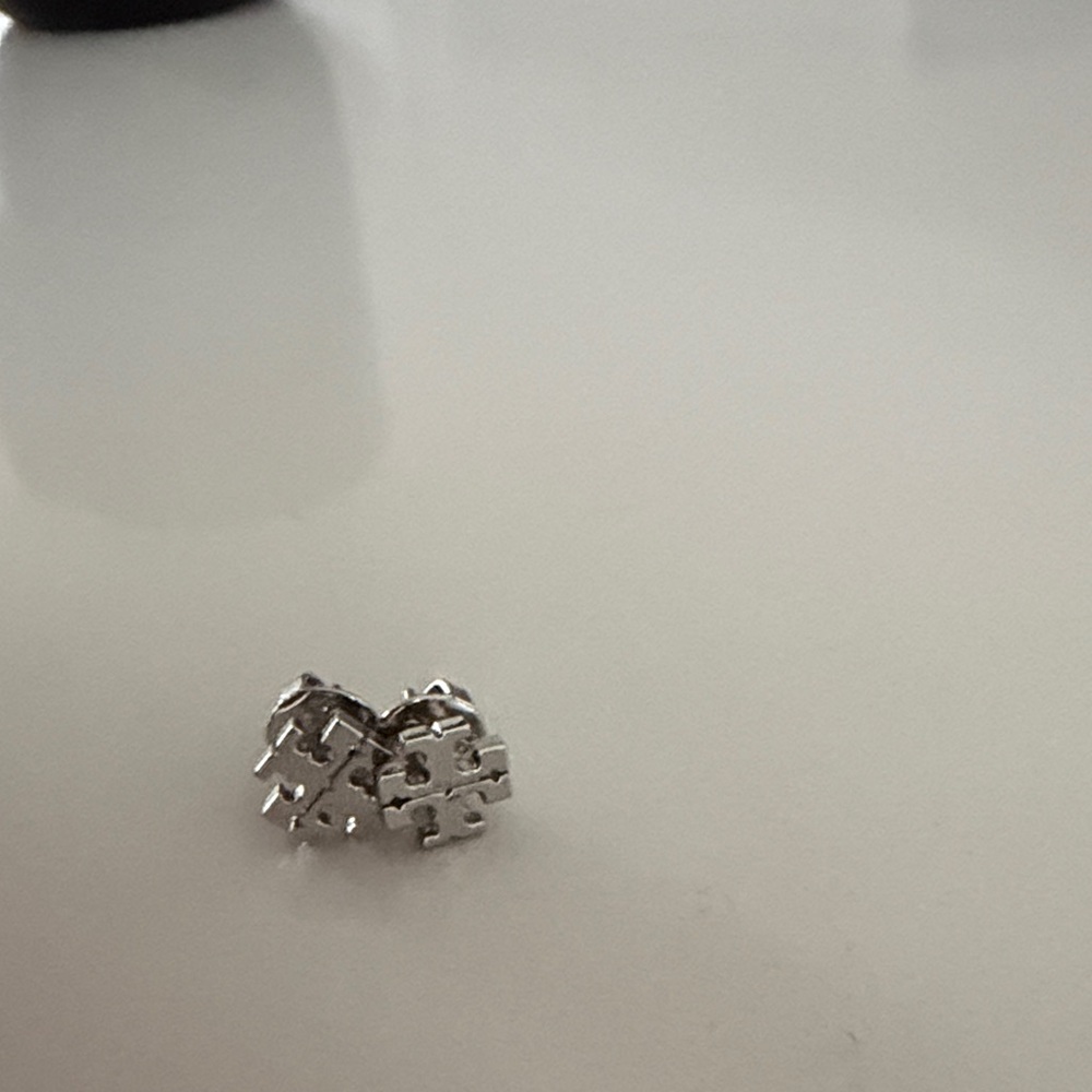 Tory Burch Kira Earrings - Picture 2 of 3